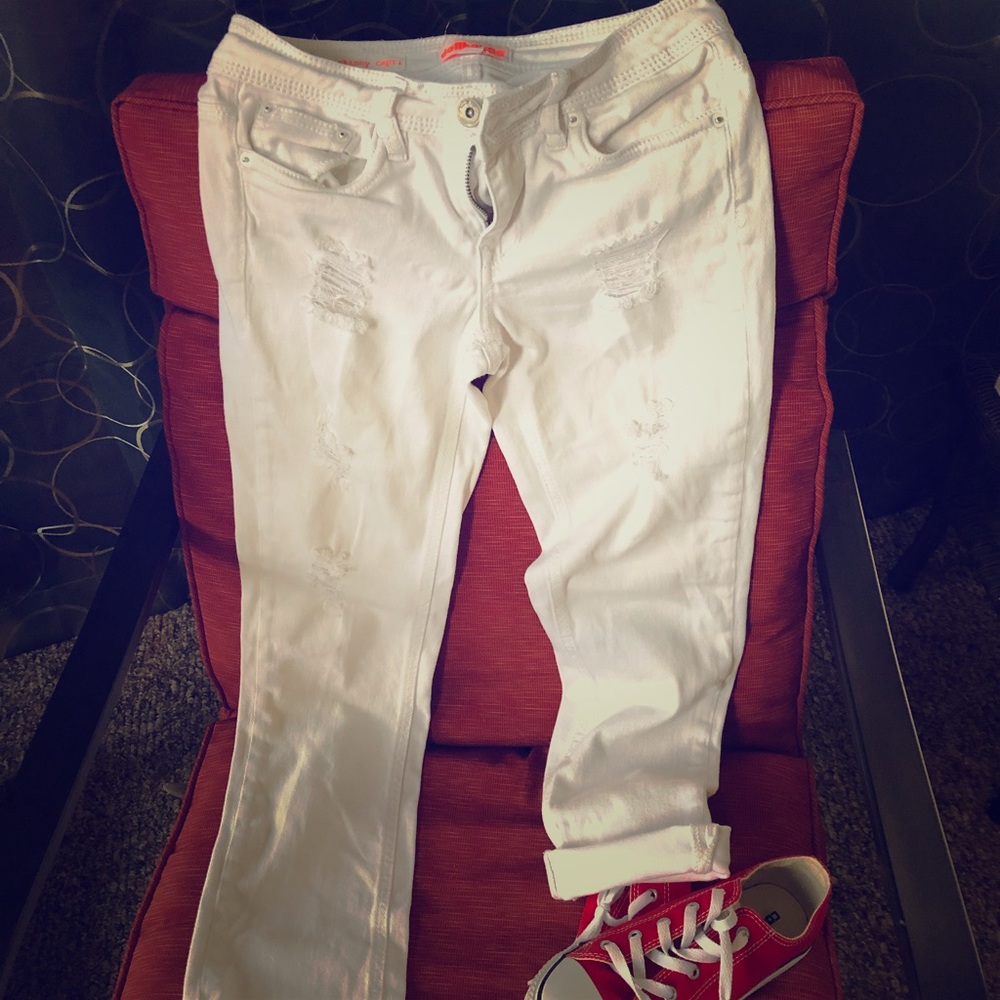 White Capri jeans